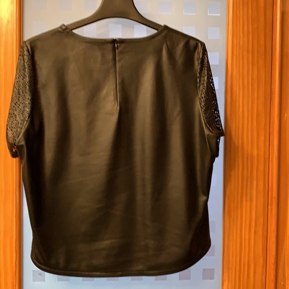 Top - Picture 2 of 5